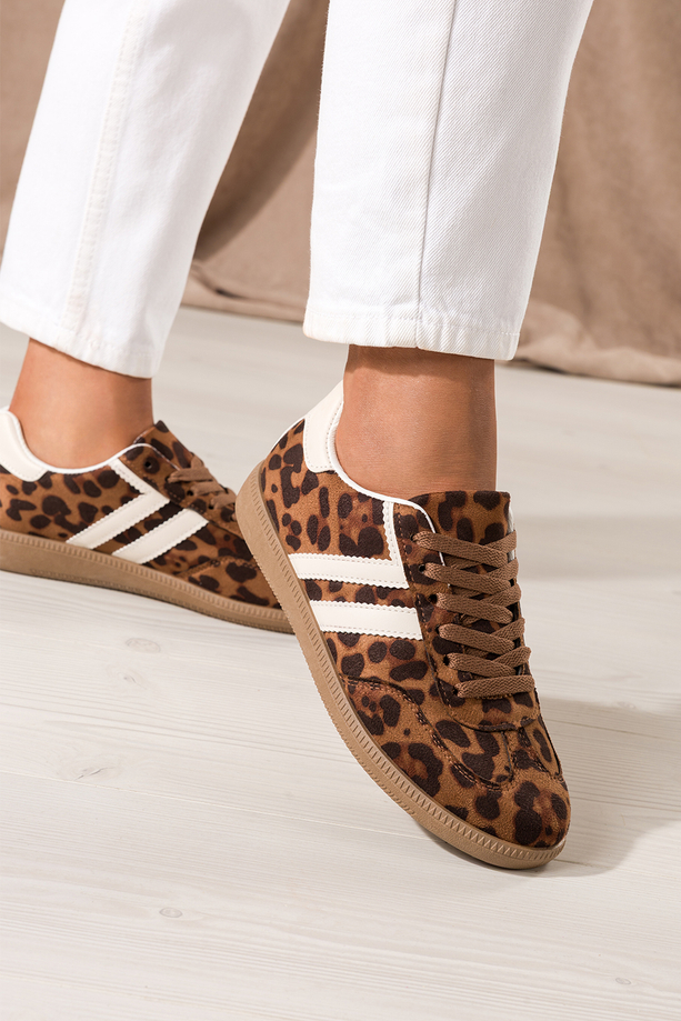 Brązowe sneakersy damskie buty sportowe na elastycznej płaskiej podeszwie lamparci wzór podwójne sznurówki Casu B-6610