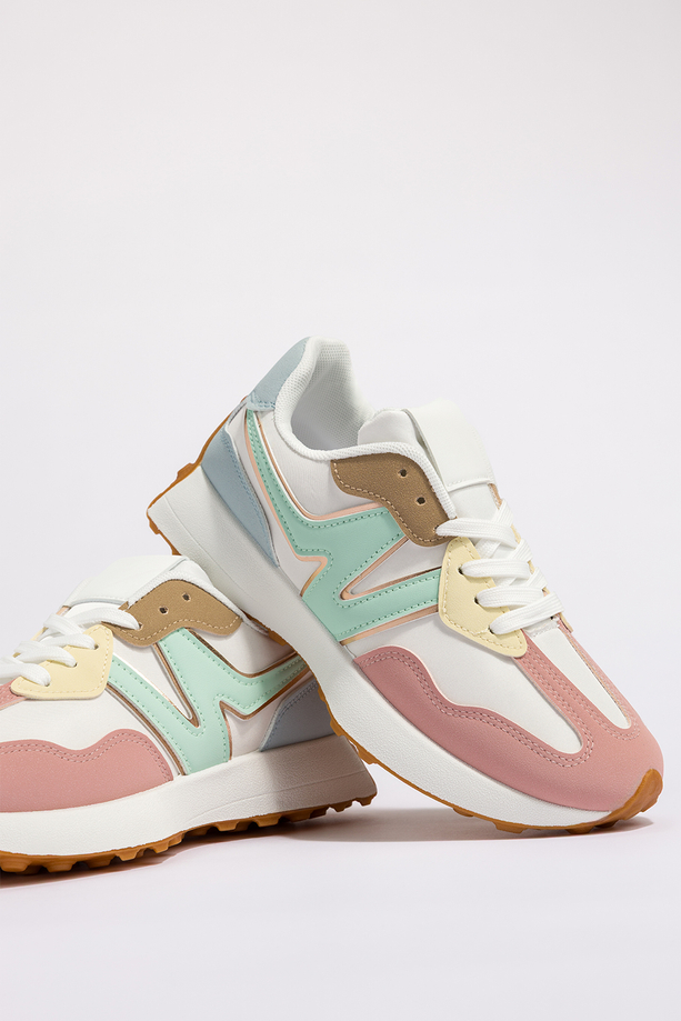 Białe sneakersy damskie buty sportowe na bieżnikowanej platformie kolorowe wstawki sznurowanie Carla LLS-7