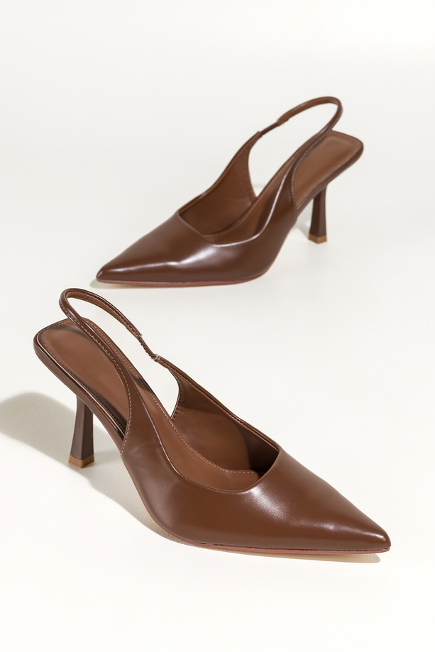 Brązowe czółenka damskie szpilki z odkrytą piętą obcas kieliszek pasek z elastyczna gumą Carla HJX-57