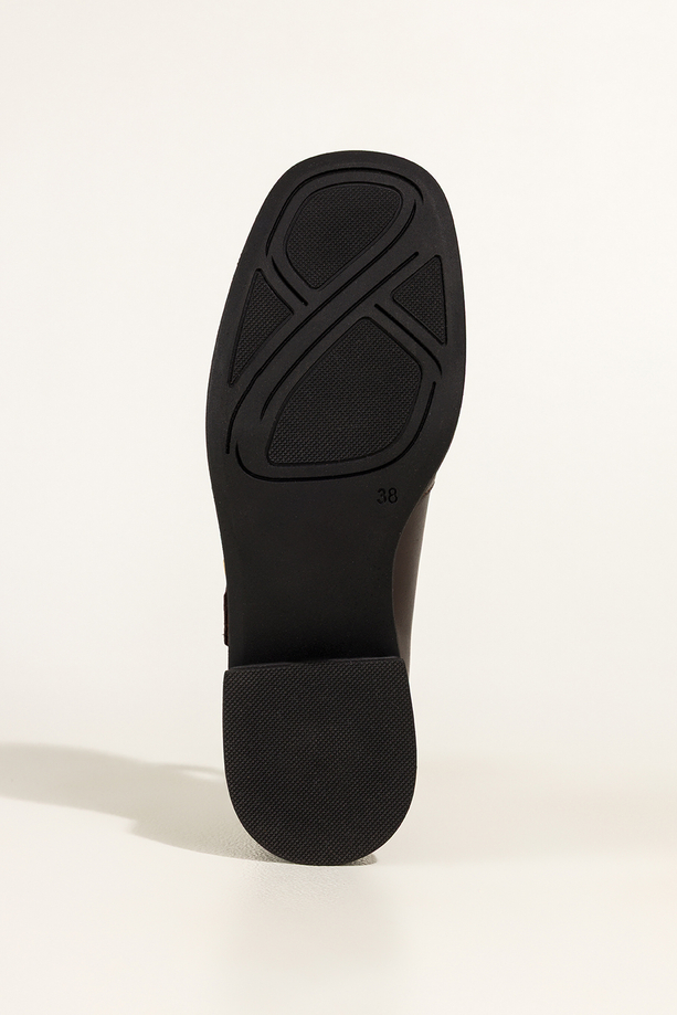 Czekoladowe półbuty skórzane damskie z wycięciami PRODUKT POLSKI Casu 414