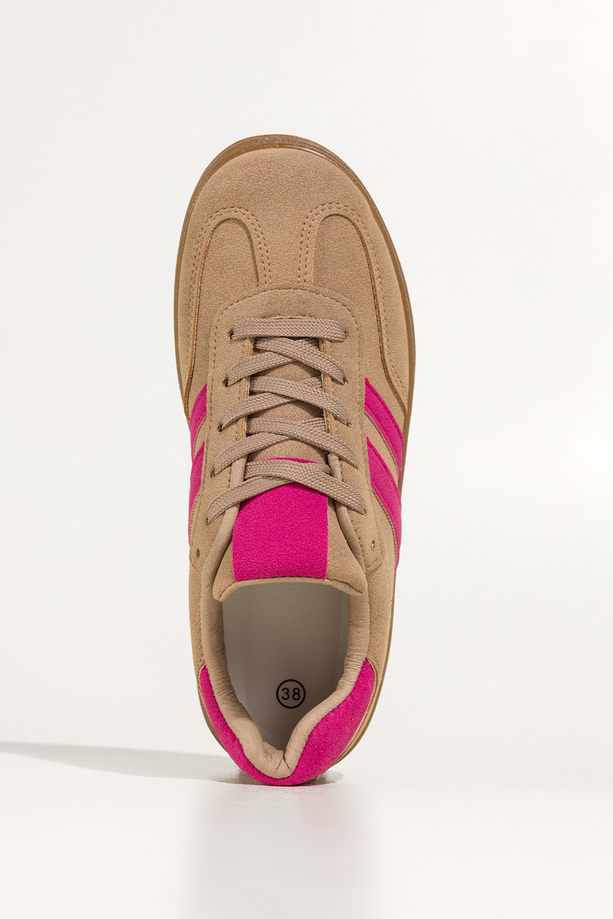 Ciemnobeżowe sneakersy damskie buty sportowe na platformie różowe wstawki sznurowane Casu 22330-7