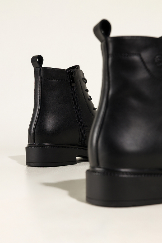 Czarne botki skórzane damskie Sergio Leone na szerokim klocku ozdobna podeszwa sznurowane YG74827-H