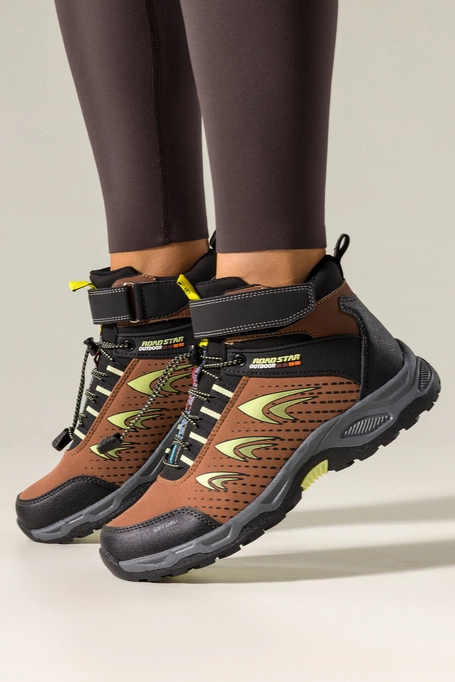 Brązowe buty trekkingowe damskie na bieżnikowanej podeszwie z regulowaną elastyczną sznurówką czarne wstawki softshell Casu 7689-2D