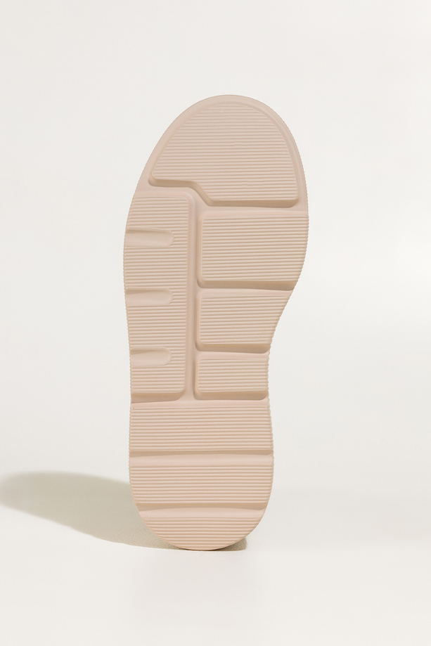 Czekoladowe sneakersy skórzane damskie buty sportowe na grubej żłobionej podeszwie beżowe wstawki sznurowane Carla TW-OC8923