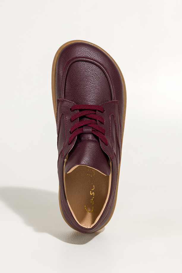 Bordowe półbuty barefoot skórzane damskie szerokie na elastycznej płaskiej podeszwie cholewka z przeszyciami bordowe sznurówki PRODUKT POLSKI Casu M8669