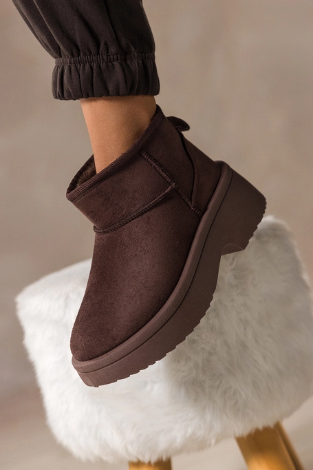 Czekoladowe śniegowce mukluki damskie na bieżnikowanej platformie Casu YP11-86