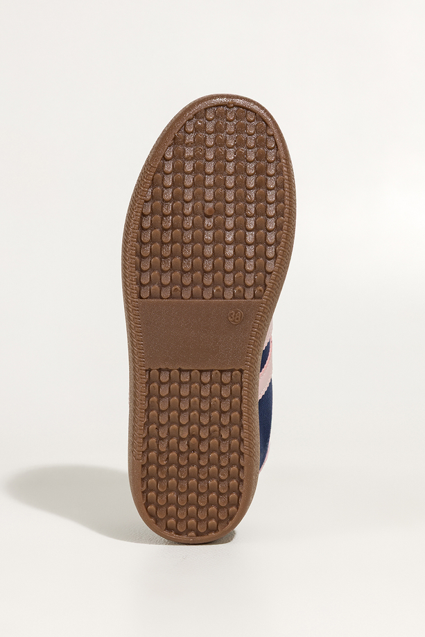 Granatowe sneakersy damskie buty sportowe na elastycznej podeszwie różowe wstawki sznurowane Casu 22336-85