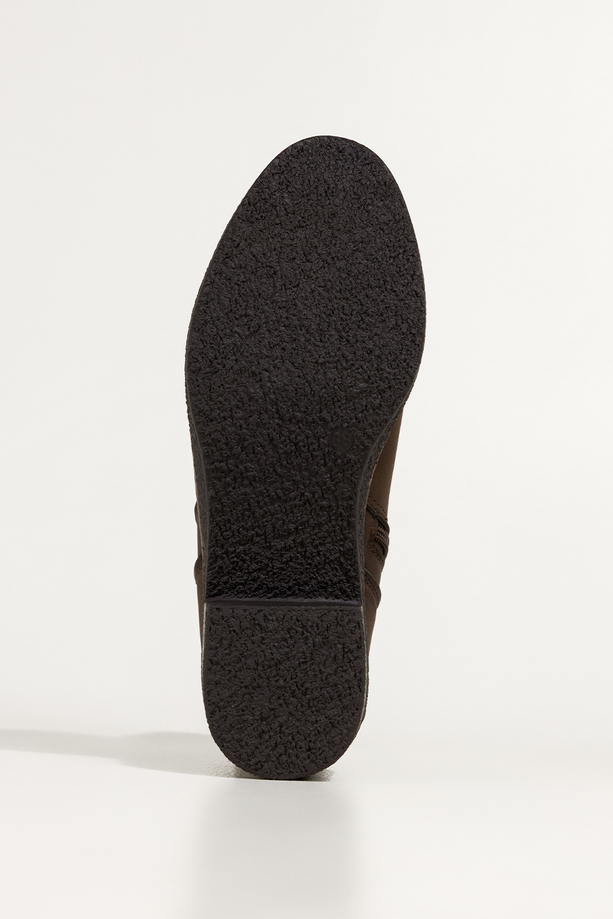 Czekoladowe botki damskie na klocku ozdobny zamek na cholewce Casu D721-7