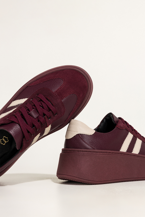 Bordowe sneakersy skórzane damskie buty sportowe na platformie beżowe wstawki sznurowane PRODUKT POLSKI Casu 7987