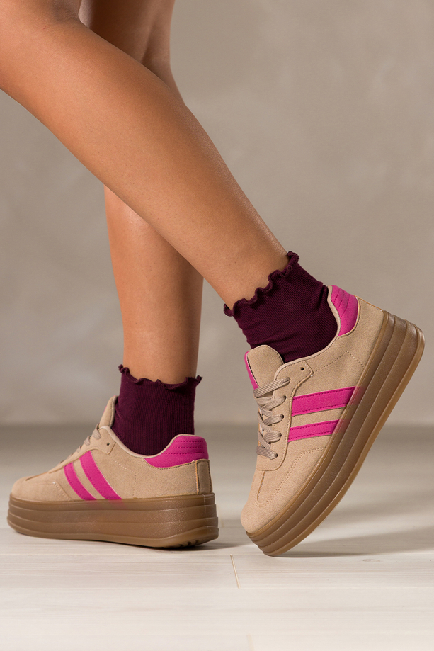 Ciemnobeżowe sneakersy damskie buty sportowe na platformie różowe wstawki sznurowane Casu 22330-7