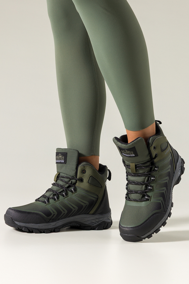 Zielone buty trekkingowe damskie softshell na bieżnikowanej podeszwie czarne wstawki sznurowane Carla EY82939-4