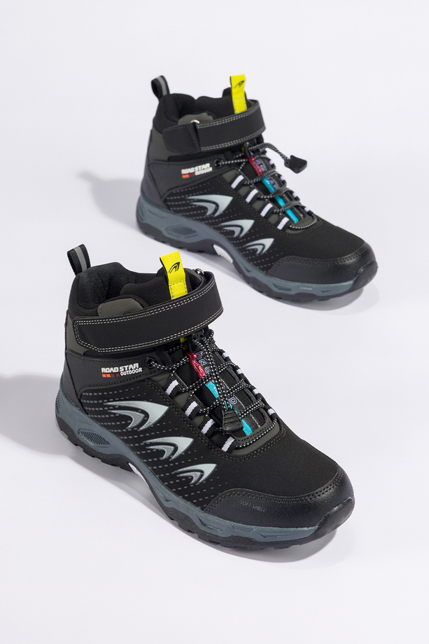 Czarne buty trekkingowe damskie na bieżnikowanej podeszwie z regulowaną elastyczną sznurówką białe wstawki softshell Casu 2310-11W
