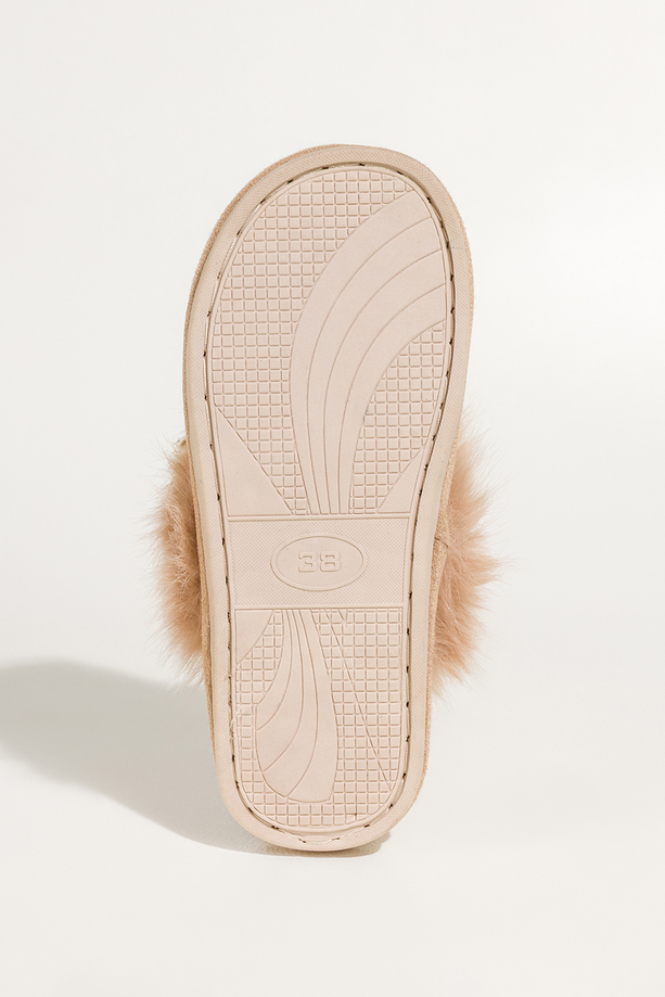 Beżowe kapcie damskie obuwie domowe z futerkiem Casu 7975-8