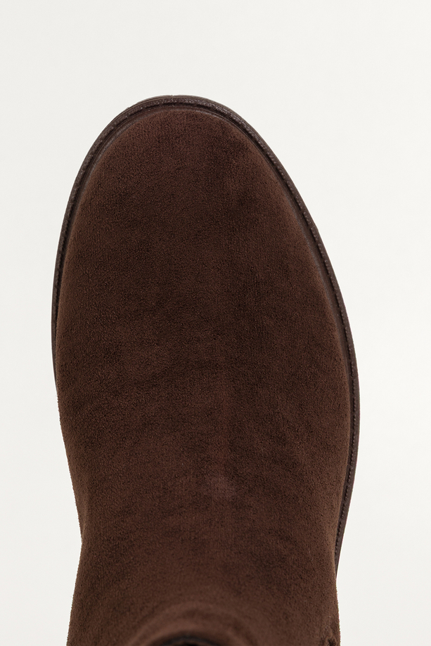 Czekoladowe botki damskie na bieżnikowanej podeszwie guma w cholewce Casu YZ844-7