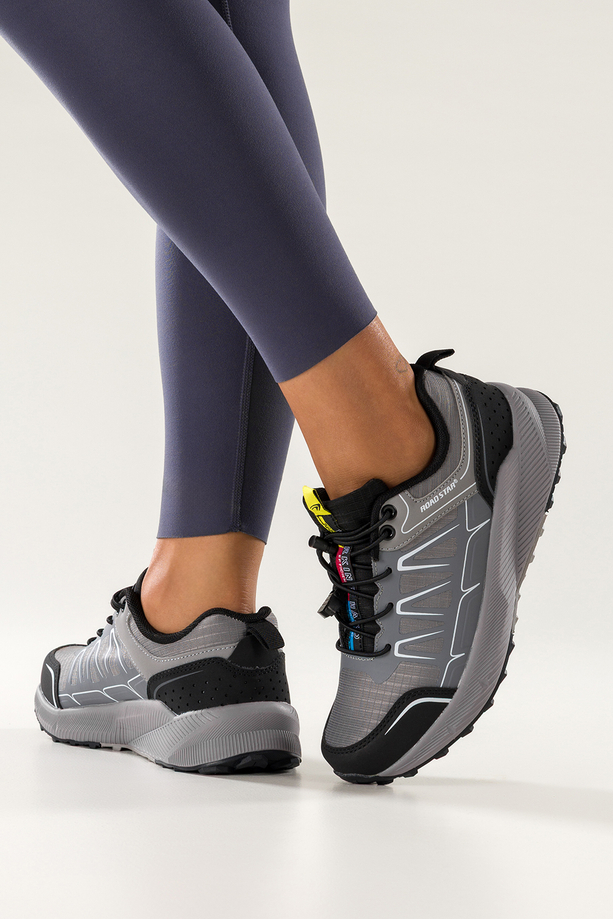 Szare buty sportowe trekkingowe damskie na bieżnikowanej podeszwie z regulowaną elastyczną sznurówką czarne wstawki Casu 7494-7D