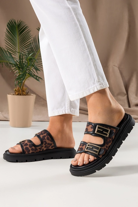 Czarne klapki damskie na bieżnikowanej platformie złota ozdoba lamparci wzór Casu FL605-2