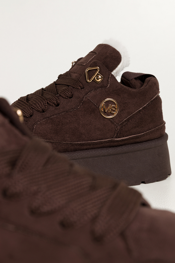 Czekoladowe sneakersy damskie z futerkiem na platformie złota ozdoba sznurowane Casu SB123-8