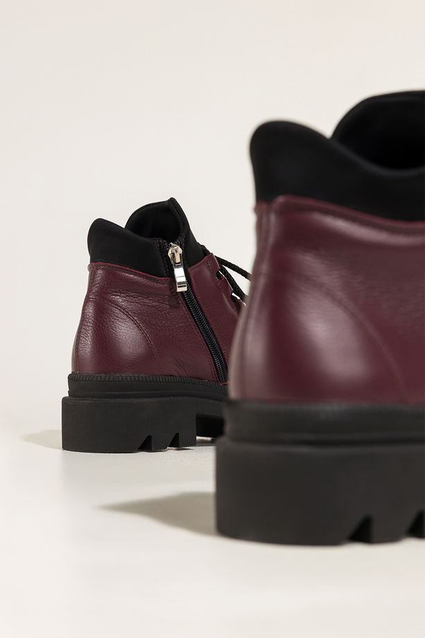 Bordowe botki skórzane damskie na bieżnikowanej podeszwie sznurowane PRODUKT POLSKI Casu A099