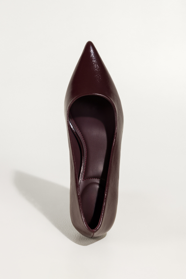 Bordowe czółenka damskie lakierowane obcas kieliszek Carla 1646