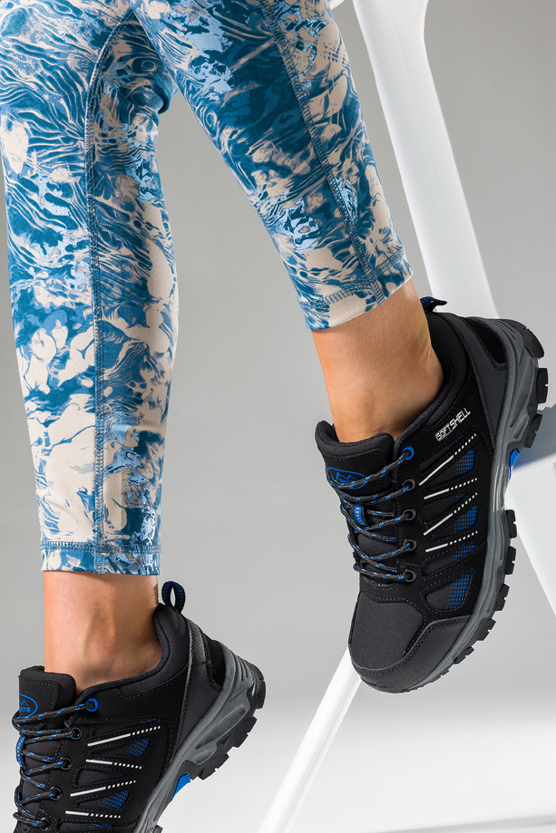 Czarne buty trekkingowe damskie z niebieskimi dodatkami sznurowane softshell Casu B2114-3
