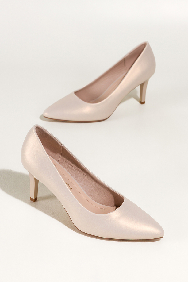 Jasnobeżowe szpilki damskie Sergio Leone z perłową powłoką skórzana wkładka 8663