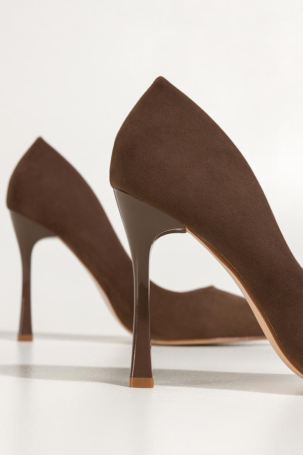 Czekoladowe czółenka damskie szpilki klasyczne Carla S-8