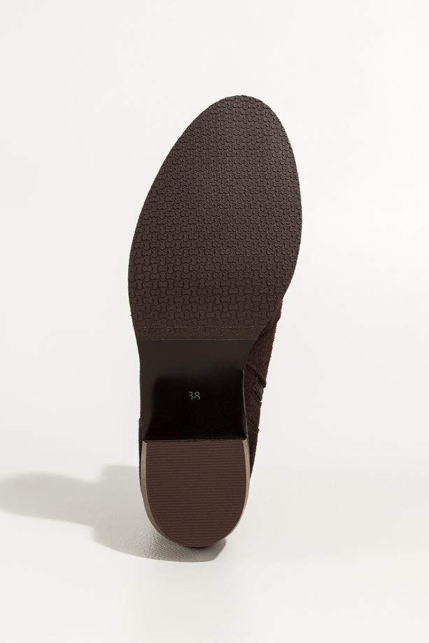 Czekoladowe botki skórzane damskie kowbojki ażurowe na ściętym obcasie wycięta cholewka PRODUKT POLSKI Casu 6605-7