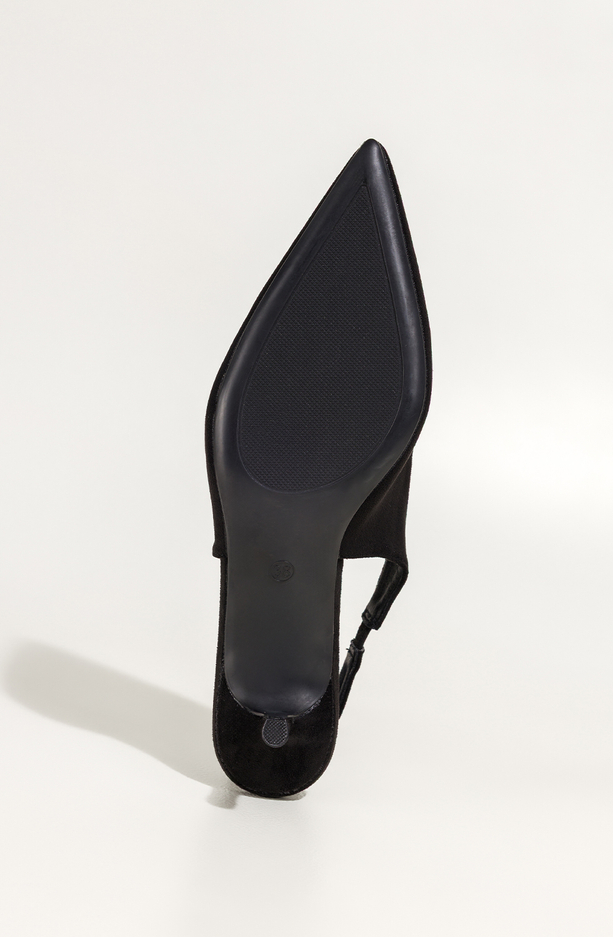 Czarne czółenka damskie z odkrytą piętą obcas kieliszek pasek z elastyczna gumą Carla 8166