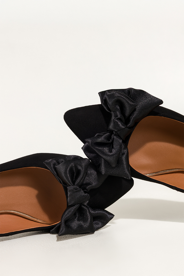 Czarne czółenka skórzane damskie z satynową kokardą niski obcas kieliszek  PRODUKT POLSKI Casu 6989-699-YOP