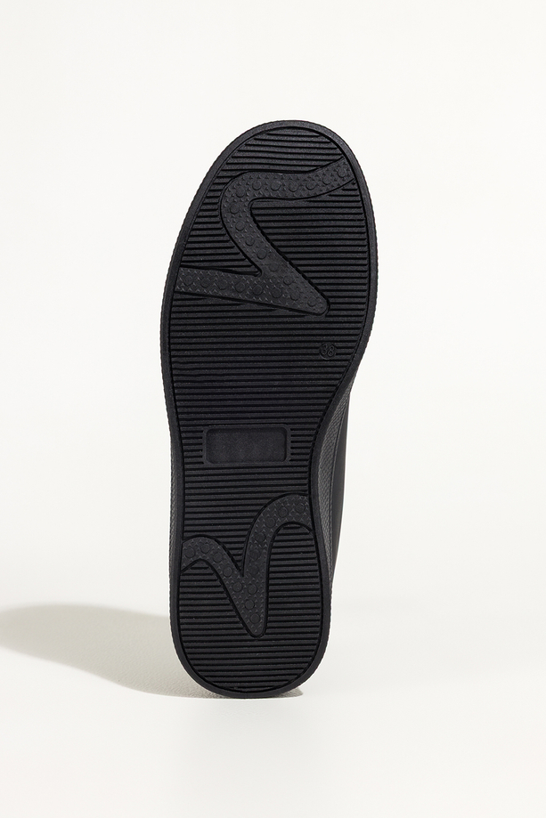 Czarne sneakersy damskie buty sportowe z ozdobnym zamkiem sznurowane Casu DXU-32