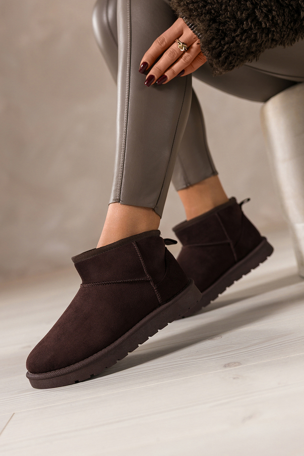 Czekoladowe śniegowce mukluki damskie na żłobionej platformie Casu 0836