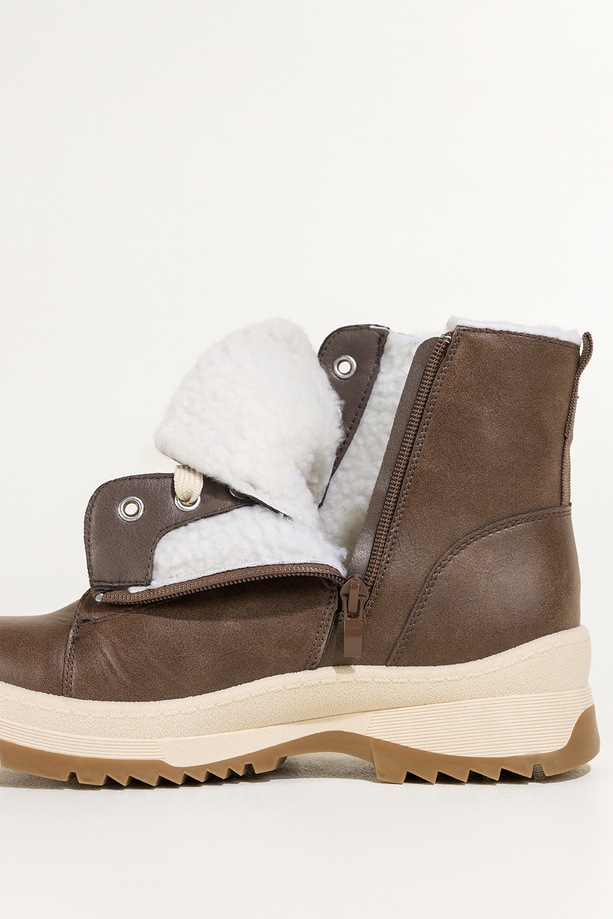 Brązowe botki damskie na bieżnikowanej elastycznej platformie ozdobny zamek na cholewce sznurowane Casu 1912-6