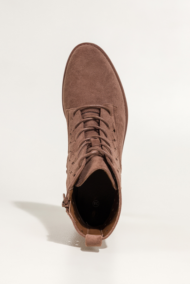 Brązowe botki damskie płaskie ażurowa cholewka sznurowane Carla S7474-6