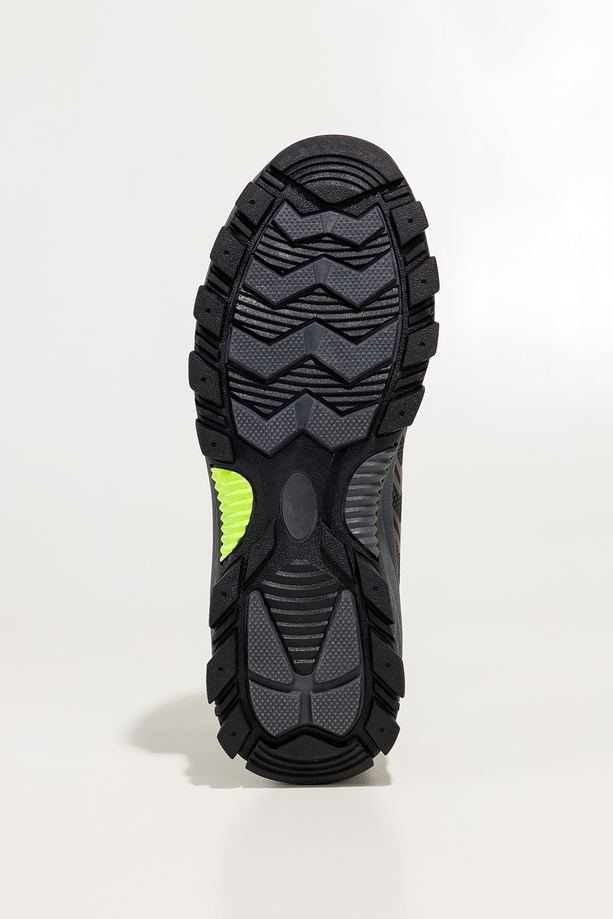Czarne buty trekkingowe damskie buty sportowe softshell na bieżnikowanej podeszwie seledynowe wstawki sznurowane Carla EY82933-7
