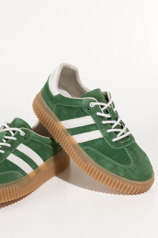 Zielone sneakersy skórzane damskie buty sportowe na beżowej platformie białe wstawki sznurowane Carla TW-CU-800