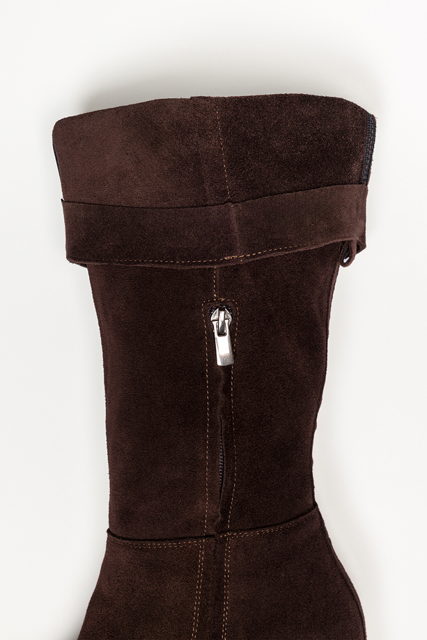 Czekoladowe kozaki skórzane damskie zamszowe na klocku szeroka cholewka PRODUKT POLSKI Casu 6997-496