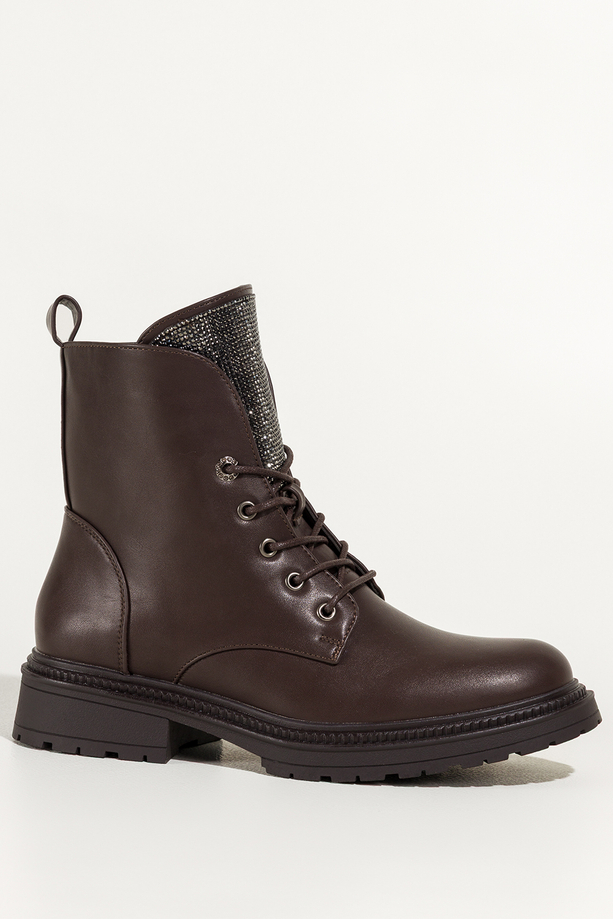 Czekoladowe botki damskie na żłobionej platformie język z cyrkoniami sznurowane Casu EH763-92