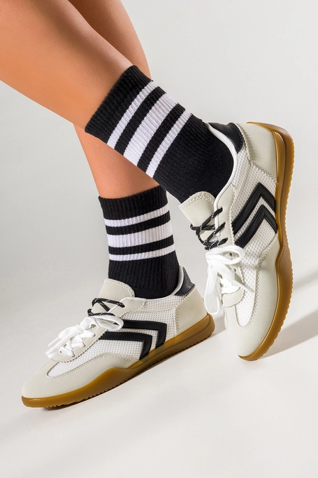 Białe sneakersy damskie buty sportowe na płaskiej elastycznej podeszwie podwójne sznurówki Casu C2050-2