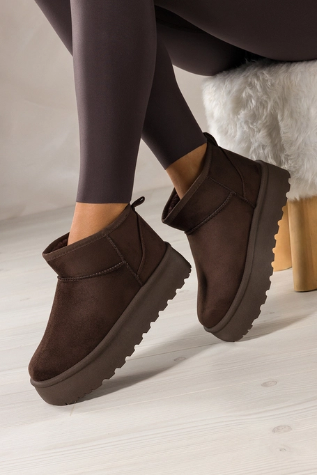 Czekoladowe śniegowce mukluki damskie na żłobionej platformie Casu EO758K