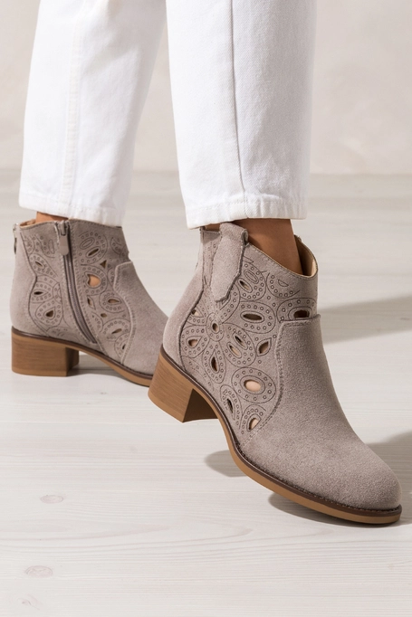 Szare botki damskie kowbojki ażurowe na szerokim klocku zamek na pięcie Casu JW25X13-T